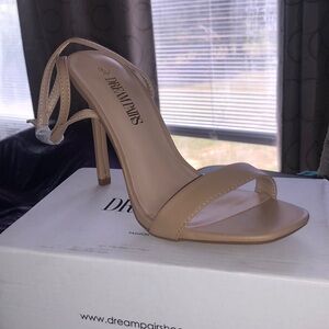 Dream Pairs nude heel